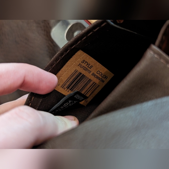 NWT Levi Brown leather wallet - Picture 5 of 6